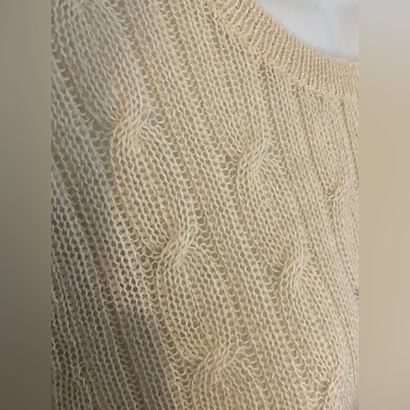 Banana Republic 100% Extra Fine Alpaca Wool Crewneck Sweater Soft Lightweight M - Picture 5 of 6